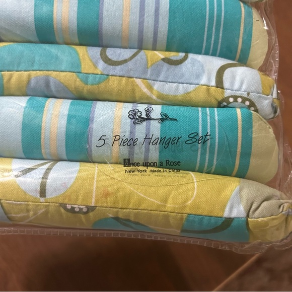 5 piece padded hangers NWT - Picture 2 of 3